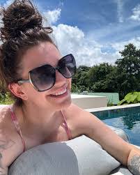 Ariel Taylor's Instagram, Twitter & Facebook