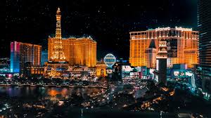 Bright Lights Little City My Top 7 Tips For Visiting Las Vegas Solo In 2020 Las Vegas Hotels Las Vegas Clubs Paris Las Vegas