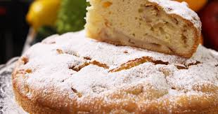 Iniziate a preparare la vostra torta con latte di mandorle, montando lo zucchero e le uova fino a ottenere un composto omogeneo. Torta Di Pere E Latte Di Mandorle Alice Tv