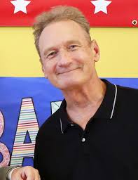 Meet the Real-Life Loves of the 'Leanne' Cast