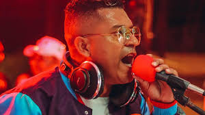 Dj Holmes presenta su sencillo "Ella baila"