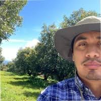 50+ perfiles de «Saul Zapata»