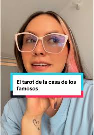 Reflejo en La Casa de los Famosos: Tarot y Conflictos