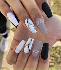 Ombre acrylic coffin nails have been in the fashion since the past few years, but it seemed to be going nowhere as that of french manicure. Simple Coffin Short Acrylic Nails Black A Set Of 20 Hand Painted Matte Or Glossy Black Fake Nails