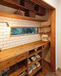 poteto 0203 instagram キッチン背面収納 引き出しにはカトラリーを 食器棚は可動棚にしてもらっています キッチンペーパーは 雑貨屋さんで見つけたアイアンのタオル掛けがピッタリで感動 同じく可動棚にしてもらっている下部分に取り付けました