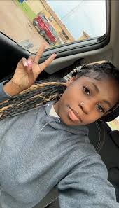 Hello! My name is Kelly and I am sharing this for a lovely friend of mine  Amanda she is a junior in high schoo at Sequoyah high school in  Madisonville Tnl. I