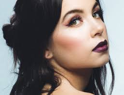 Melissa Dameron's Instagram, Twitter & Facebook