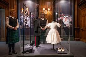It's the most talked about dress of the year, and now, meghan markle's wedding gown is set to go on display at the very place she was married. Meghan Markle S Wedding Dress On Display At The Edinburgh Exhibition