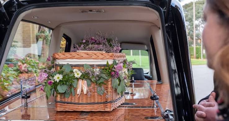 A History of the Hearse: Honoring the Departed with Dignity | Pierce  Mortuary Colleges