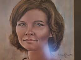 A Timeline of Gloria Hammonds's Life