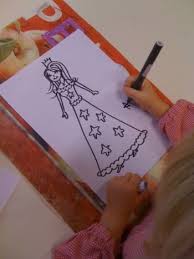 Besides our artists will assist you with easy you will learn through our flower drawings step by step that jagged lines would be a good choice to draw leaves. How To Draw A Princess Step By Step For Kids Feltmagnet Crafts