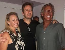 Armie hammer has appeared in several episodes of 'gossip girl' and 'reaper' in 2009 as well as appearing in 'desperate housewives'. Actor Armie Hammer S Family Kids Wife Brother Parents Bhw