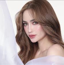 Liza Miranda's Instagram, Twitter & Facebook