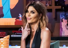 Lisa Rinna Looks Unrecognizable With Long Wavy Hair At Wwhl Appearance Lisa Rinna Haircut Lisa Renna Hairstyles Lisa Rinna Wig