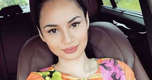 Последние твиты от izara aishah (@aishahizara). Dikatakan Goyang Kaki Kahwin Lelaki Kaya Izara Rasa Bengang Jika Sebelum Ini Bersuara Mengenai Kerjaya Lakonannya Yang Semakin Merundum Tempoh Hari Di Lam