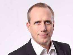 Mike Powell nuevo director general Financiero de Volotea