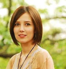 A Débora sem entender o elogio kkkkkk