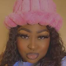 Holz D. West (@LoveLiveLipgloss) • Facebook