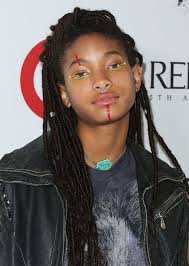 She is the daughter of will smith and jada pinkett smith, and the younger sister of jaden smith. Willow Smith Attends Paris Fashion Week In The Coolest Eyeliner Look Eyeliner Looks Edgy Makeup Willow Smith