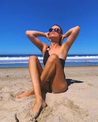 28 eylül 1994 doğumlu isviçreli kayakçı, kariyerinde podyum görememiştir. Hailey Clauson In Bikini Instagram Photos 2020 06 09 Celebskart