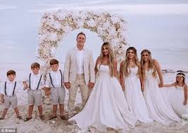 Kim Zolciak And Kroy Biermann Renew Wedding Vows In Turks Caicos Wedding Dress Gallery Wedding Dresses Lazaro Wedding Dress
