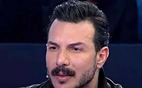 نشر الممثل السوري باسل خياط صوراً عبر خاصيّة الستوريز على صفحته الخاصّة على موقع التواصل الإجتماعي، عايد من خلالها شقيقه محمد خياط في عيد ميلاده، وأرفق الصور بتعليقات أحبك يا أخي، والعمر. Ø¨Ø§Ø³Ù„ Ø®ÙŠØ§Ø· ÙŠØ¸Ù‡Ø± Ø¨Ø£ÙƒØ«Ø± Ù…Ù† ÙˆØ´Ù… Ø¹Ù„Ù‰ Ø¬Ø³Ø¯Ù‡ Ù„Ø£ÙˆÙ„ Ù…Ø±Ø© ØµÙˆØ±Ø©
