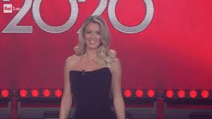 L'indiscrezione lanciata ieri ipotizzava un futuro diverso per la conduttrice. Sanremo 2020 Gli Abiti Di Diletta Leotta Al Festival Stilista Look Curiosita