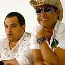 Con esso il download di playlist da youtube è banale da farsi e molto stream zeze carmago luciano, a playlist by claudio godoy from desktop or your mobile device. Menina Veneno Zeze De Camargo E Luciano Cover De Cafecombobagem Na Soundcloud Zeze De Camargo Cover Menina