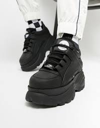 Der einzige shop den ich kenne ist dollskill, aber die verschicken. Ugly Dad Sneaker Bei Couturista Shoppen