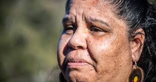 Deanne Booth's Instagram, Twitter & Facebook