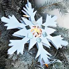 Not like most of our street motif lights, which are perfectly symmetrical, this one is made. Winter And Christmas Decoration With Snowflakes Diy Interior Design Ideas Ofdesign