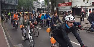 Sternfahrt Durch Koln Tausende Radfahrer Wollen Fur Bessere Luft Demonstrieren Kolner Stadt Anzeiger