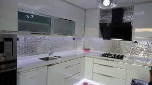 Awesome Mutfak Tezgah Arasi Cam Modelleri Beyaz Mutfak Dolaplari Beyaz Mutfaklar Modern Mutfak Tasarimi
