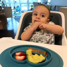 Started her with brocoli, toast, carrots (all savoury food first few weeks). Inspiralized Our First Week With Baby Led Weaning