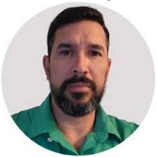 Derek Dexter's Instagram, Twitter & Facebook