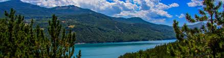 The lake is located on the border of both the lake serre poncon today supplies 16 hydroelectric power stations, which represents 10. Camping Serre Poncon See Mobilheimvermietung Serre Poncon See