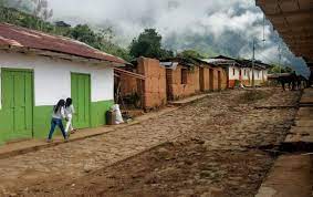 Zona veredal transitoria de normalización. En El Aro El Fantasma De La Masacre Aun Espanta