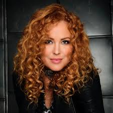 Lee Batten's Instagram, Twitter & Facebook