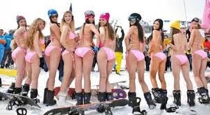Les skieurs plus lourds peuvent choisir des skis plus grands. 1 835 Personnes Font Du Ski En Maillot De Bain A Voir