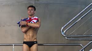 Auf diesen punkt ließen sich auftritte des turmspringers tom daley bringen, der in tokio vor wenigen tagen eine goldmedaille im. Forget About Medals If You Can T Handle Pressure Tom Daley Eurosport