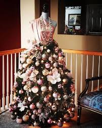 Salah satu ciri khas perayaan natal adalah kehadiran pohon natal. 15 Alternatif Dekorasi Pohon Natal Yang Mudah Dibuat Dan Murah Bukareview