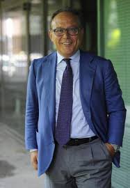 Please dm us on twitter or use our contact form to become verifed on icdb. Enrico Varriale Non E Piu Vicedirettore Di Raisport Con Una Determina Del 28 Luglio L Ad Fuortes Media E Tv