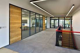 Beauty space liko's specialists will be happy to. Trennwande Schiebewande Hallen Metallproduktion Smarte Isolation