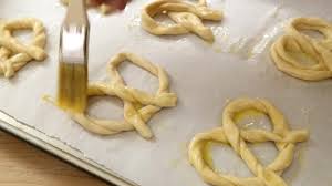 how to make baked soft pretzels