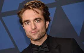 Robert pattinson has tested positive for coronavirus, prompting the batman to suspend filming in the united kingdom days after it went back into production, according to a source familiar with the situation. Robert Pattinson Ich Wollte Einfach Nur Dinge Anpissen Interview