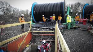 Ca Y Est La Ligne A Tres Haute Tension S Enfonce Sous Terre Entre Courcelles Les Lens Et Dourges