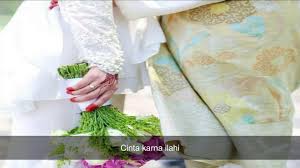 Jun 11, 2021 · melalui akun instagram pribadinya, oki membuat postingan setelah tujuh hari ayahnya meninggal dunia. Lirik Lagu Ketika Cinta Bertasbih Dari Suby Ina Lirik Lagu Terbaru