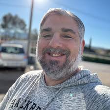 IRON MAN LIFESIZE MARK 50 ‼ Bonjour à tous, Nous sommes très heureux  d'ouvrir les précommandes pour ce qui est, sans nul doute, la plus belle  pièce Queen Studios à ce