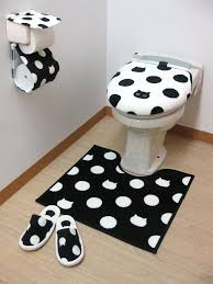 白黒の大きな水玉のトイレマットセット でもよく見たら猫が隠れてます トイレ中猫ちゃんを探しちゃいそう トイレマット トイレ セット