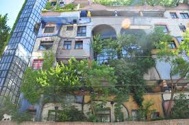 Fast drei jahre nach seinem abschied vom bildschirm lässt er in köln alte zeiten so war stefan raabs comeback auf die showbühne. Das Friedensreich Hundertwasser Haus In Wien